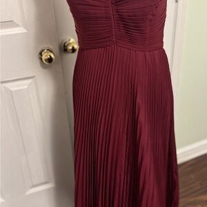 Elegant Burgundy Pleated Dress